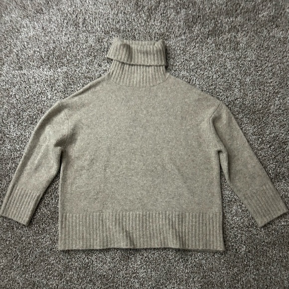 Zara turtle neck sweater XS-S Beige - Picture 2 of 3